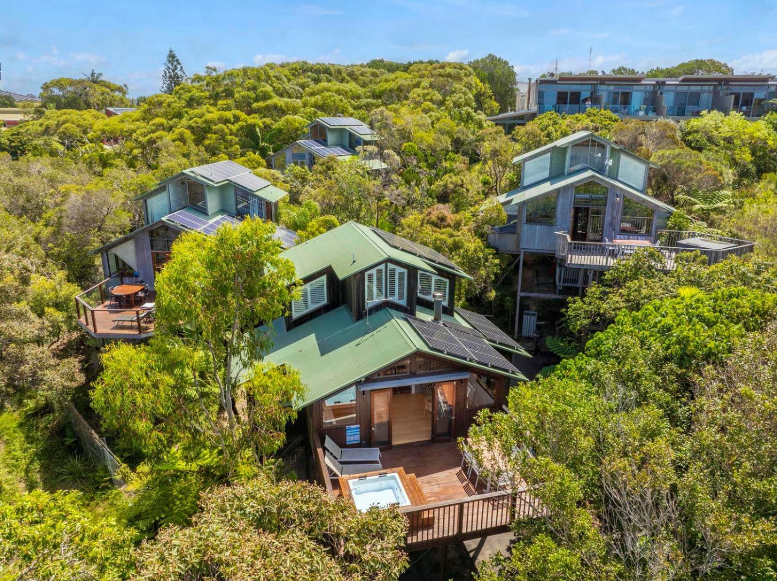 The Oasis Apartments And Treetop Houses ไบรอนเบย์ ภายนอก รูปภาพ